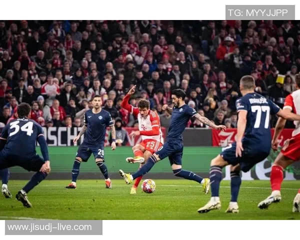 世界杯激战尤文图斯与拜仁战平绝杀瞬间引发转会热议与球迷狂欢