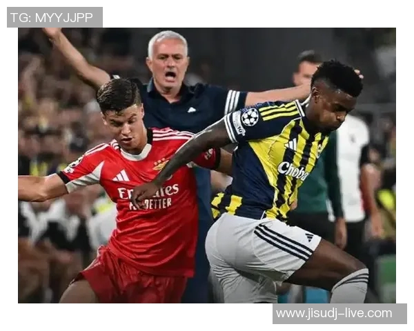 西甲激战：皇马逆转本菲卡帽子戏法引争议判罚全场沸腾