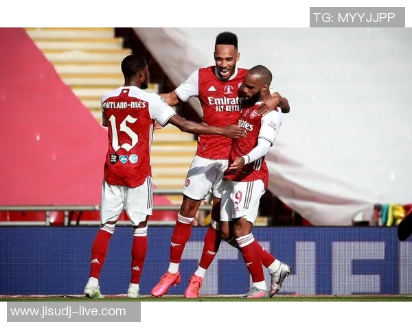 足总杯惊心动魄阿森纳逆转巴黎圣日耳曼绝杀引发争议判罚热议