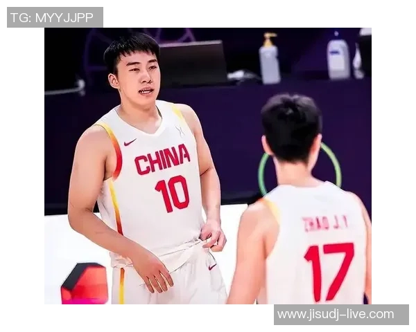 姚明与加索尔重逢再续篮球情缘共同回忆昔日辉煌时刻