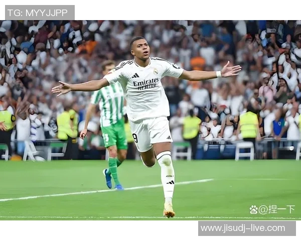 意甲焦点战平局收官皇马曼联点球大战引发争议判罚全场沸腾