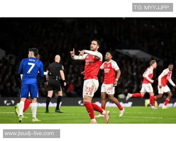 西甲焦点战曼城大胜阿森纳红牌事件引发全场热议