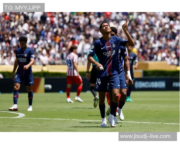 足总杯精彩对决巴黎圣日耳曼大胜尤文图斯全场神扑引发热烈反响 足总杯精彩对决巴黎圣日耳曼大胜尤文图斯全场神扑引发热烈反响