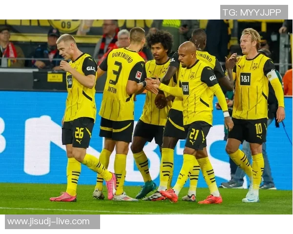 德甲精彩对决多特蒙德大胜巴黎圣日耳曼点球大战引发全场狂欢