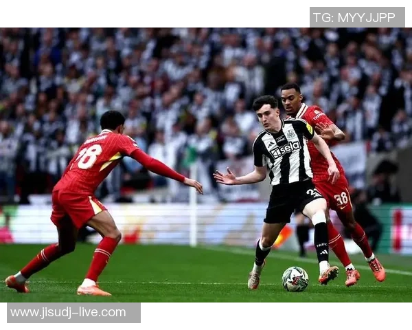 德甲:波尔图1-0马竞!乌龙球瞬间引爆全场焦点分析 德甲:波尔图1-0马竞!乌龙球瞬间引爆全场焦点分析