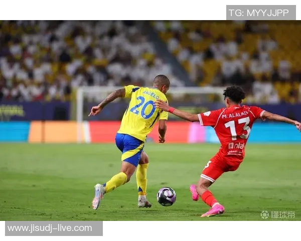 友谊赛精彩对决巴黎圣日耳曼与多特蒙德战平红牌事件引发全场热议