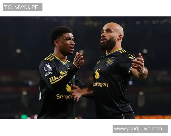 切尔西与曼联友谊赛激战成平局逆转时刻点燃全场激情