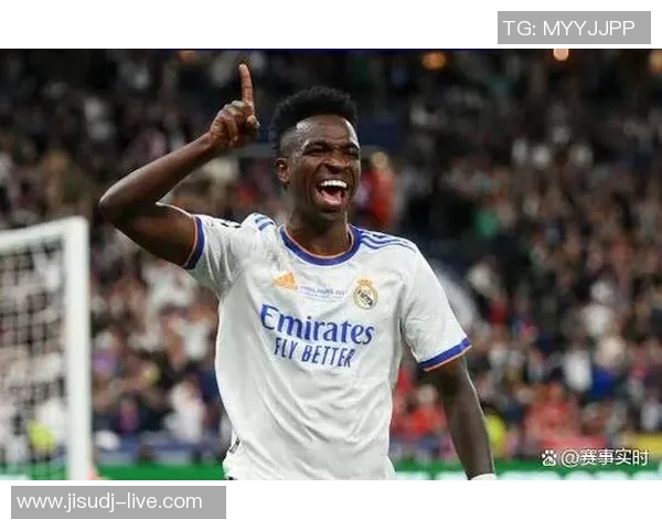 国王杯激战本菲卡大胜曼联争议判罚引发全场热议