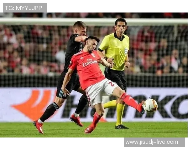 西甲精彩对决:多特蒙德与阿森纳激战成平局绝杀瞬间震撼全场 西甲精彩对决:多特蒙德与阿森纳激战成平局绝杀瞬间震撼全场