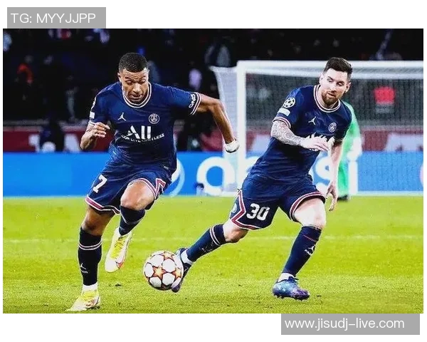 中超精彩对决巴黎圣日耳曼逆转曼联全场沸腾瞬间回顾与分析